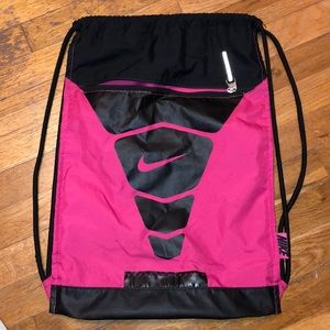 Nike draw string